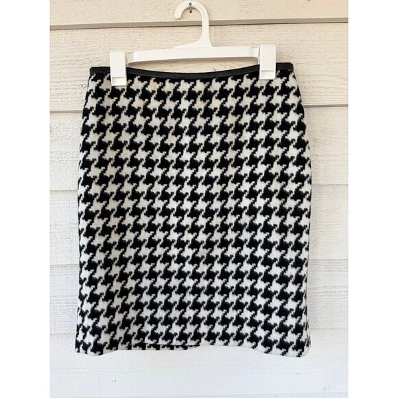 Talbots Petites 6P Wool Blend Houndstooth Pencil Skirt Black White Classic Caree - Picture 3 of 5